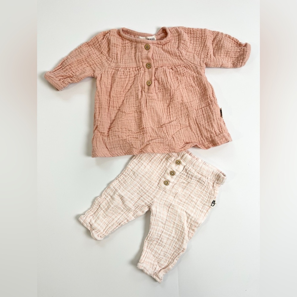 🩵‎ 4/$20 Rabbit & Bear Organic Cotton Cute Pink Baby Outfit with Button Details